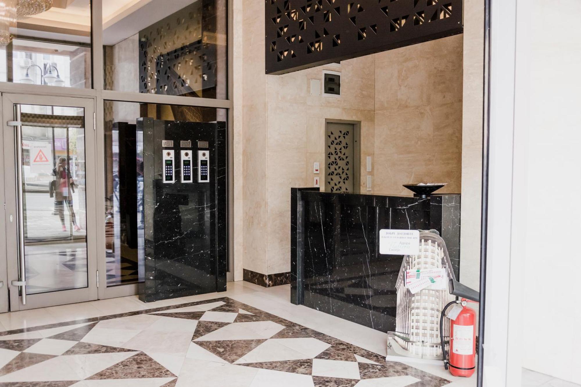 Luka Apartments Flatiron 斯科普里 外观 照片